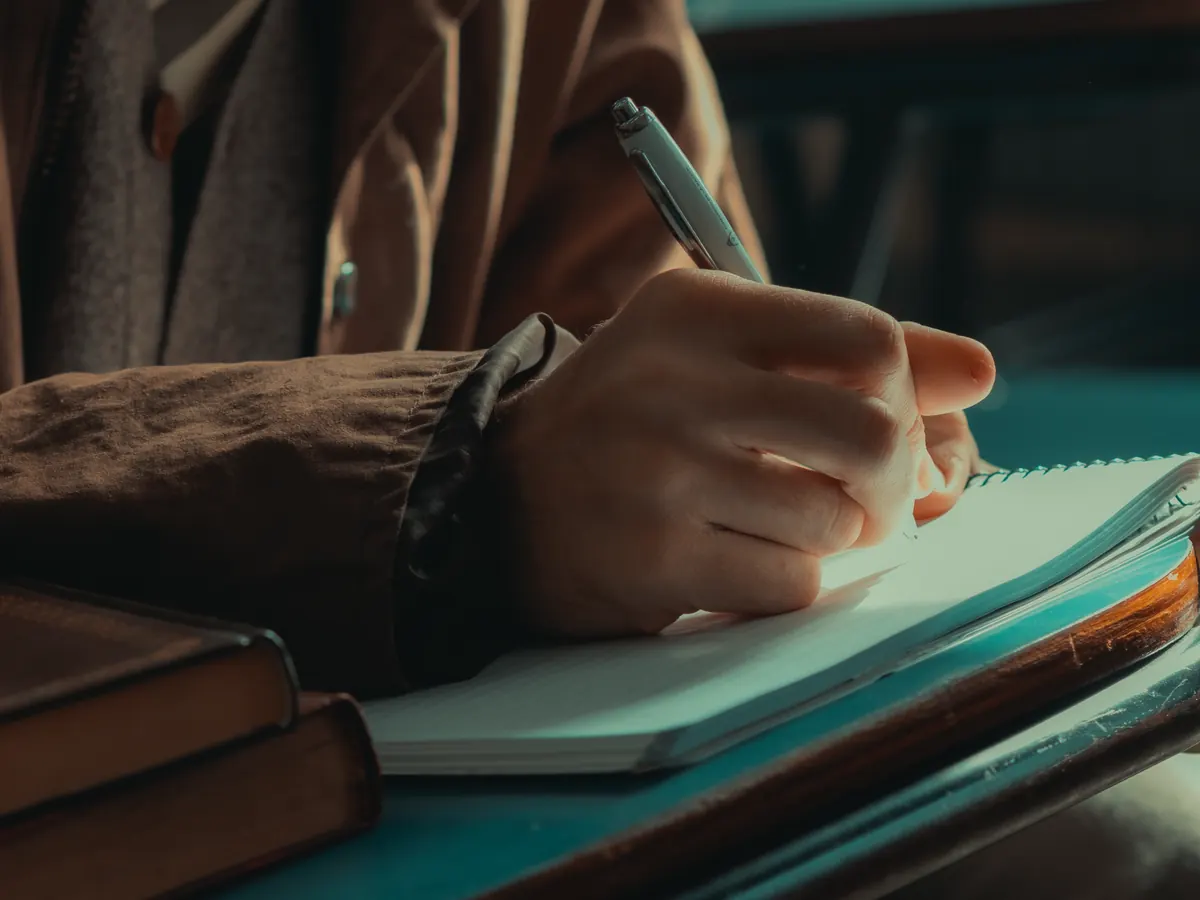 Bullet Journal vs Traditional Diary for Memory Keeping: Which Suits You?